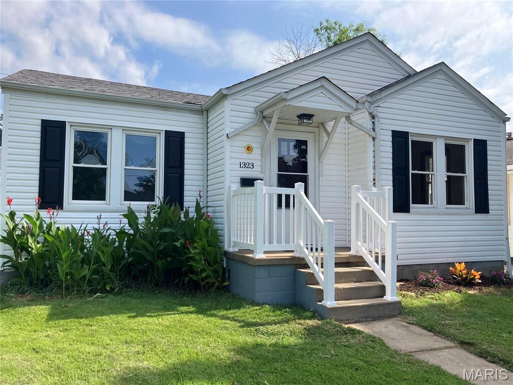 Property Photo: 1323 E 6th Street MO 63090
