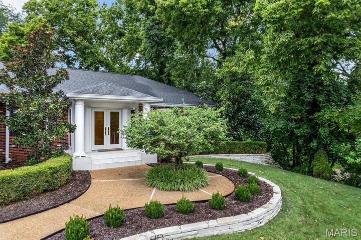 Property Photo:  2345 Maybrook Lane  MO 63122 