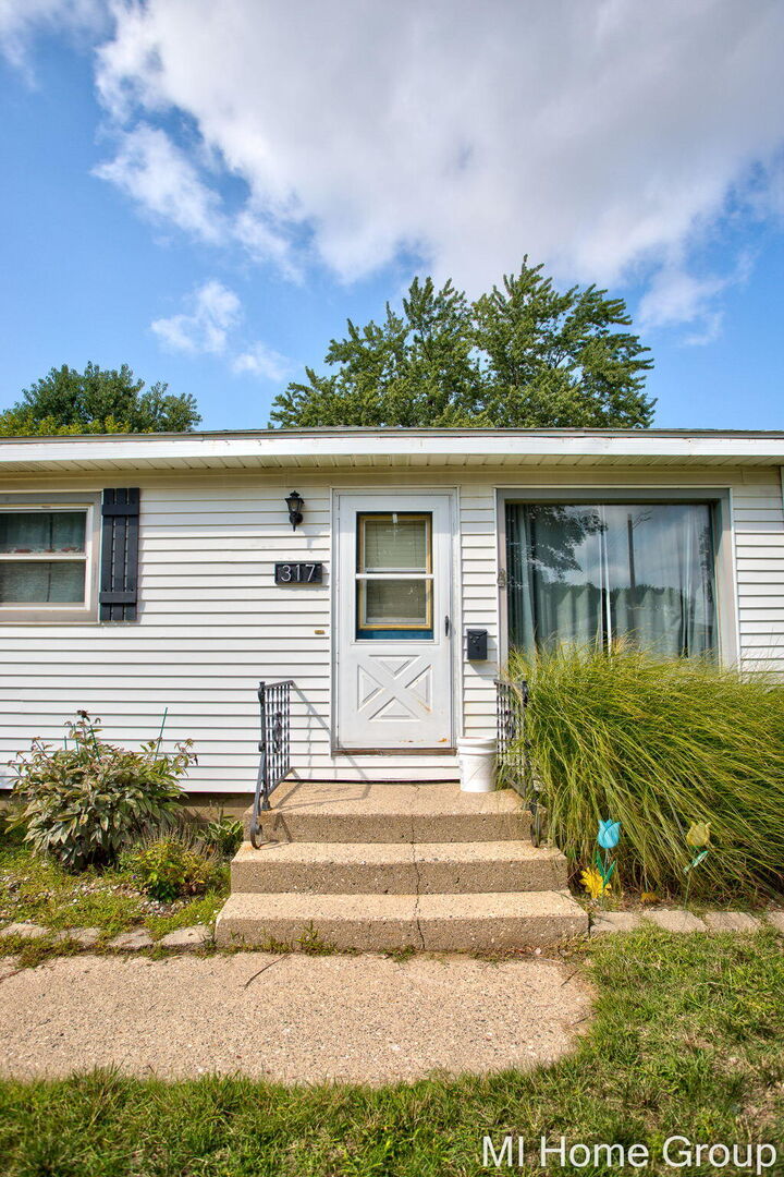 Property Photo:  317 W 28th Street  MI 49423 