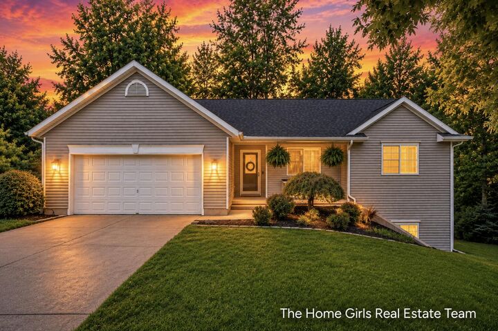 Property Photo: 10333 Meadowgate Drive NE MI 49345
