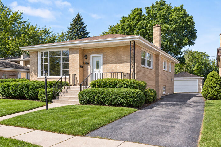 Property Photo: 4312 Prairie Avenue IL 60513