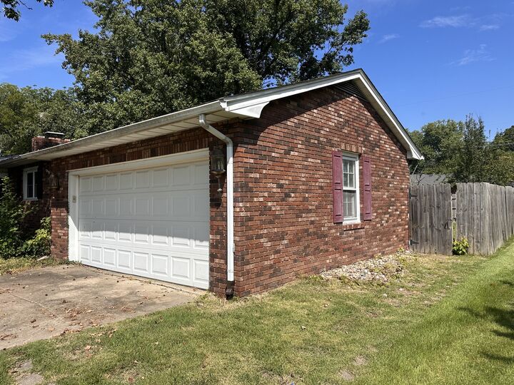 Property Photo: 1504 W Malden Street IL 62959