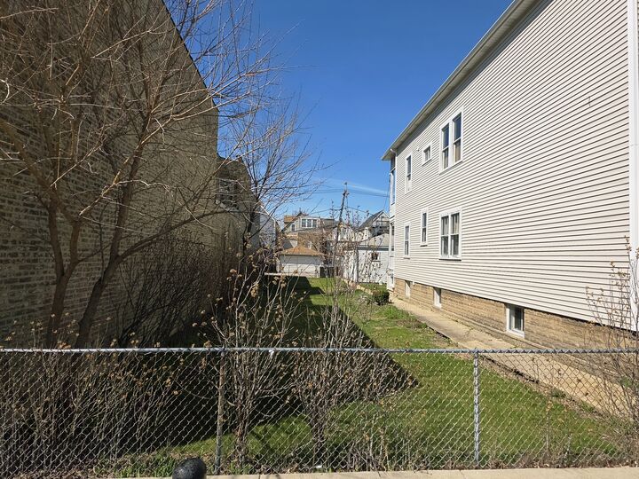Property Photo: 2712 N Western Avenue IL 60647