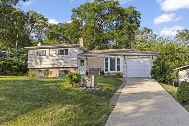 Property Photo:  22W524 Birchwood Drive  IL 60137 