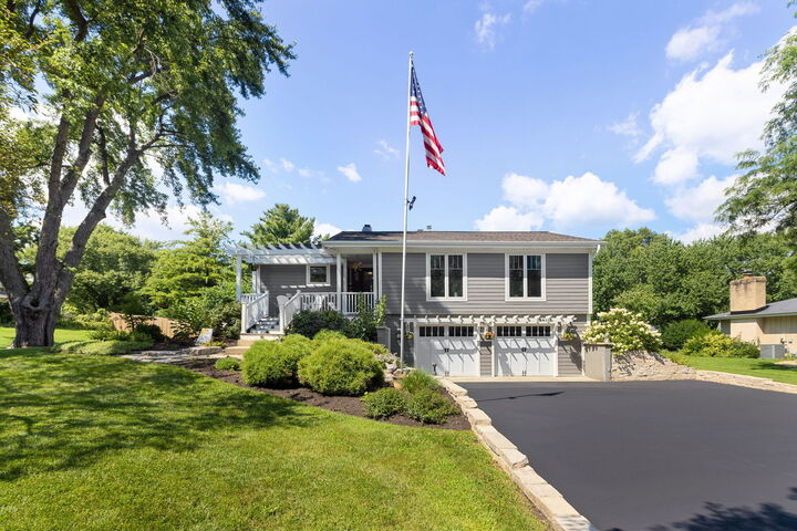 Property Photo:  38W274 Bernice Drive  IL 60174 