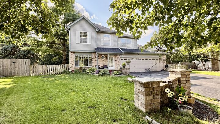 Property Photo:  1178 Golden Oaks Parkway  IL 60506 