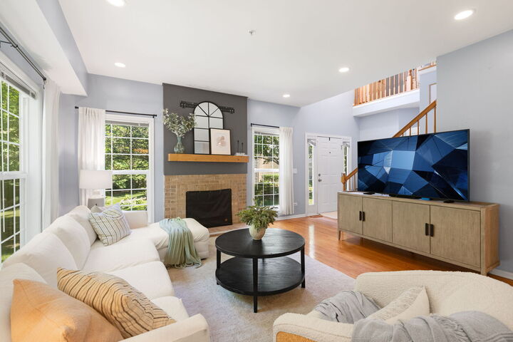 Property Photo: 2156 Yale Circle IL 60192