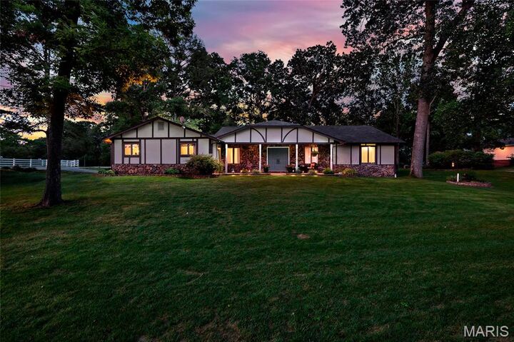 Property Photo:  100 Lakewood Drive  IL 62236 