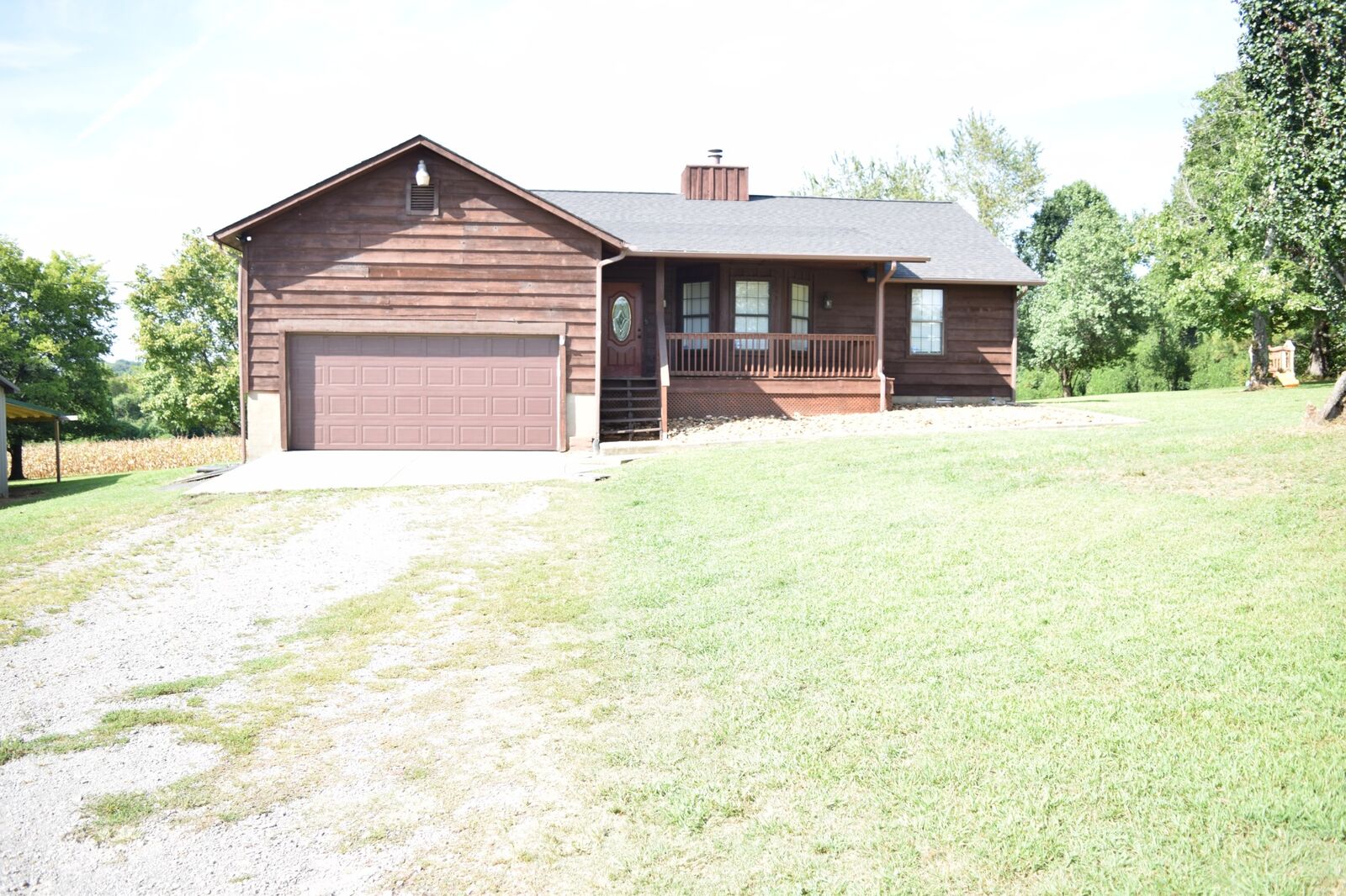Property Photo: 2467 Outlaw Rd TN 37191