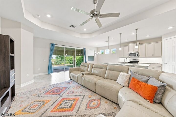 Property Photo: 719 Heather Lake Avenue FL 33993