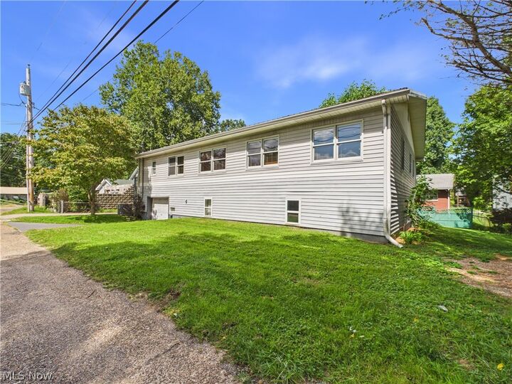 Property Photo: 712 Marietta Lane OH 45750