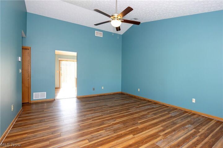 Property Photo:  1078 Mindy Lane  OH 44691 