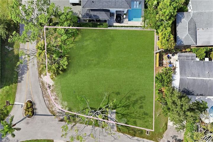 Property Photo:  1165 8th Ter N  FL 34102 
