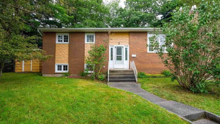 7 Willowdale Terrace — photo 1