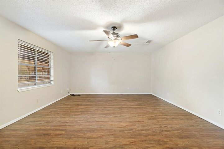 Property Photo:  2820 W Kaufman Street  TX 75460 