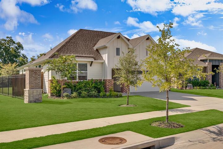 Property Photo:  2617 Toucan Drive  TX 76205 