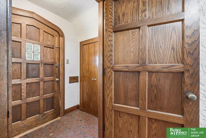 Property Photo:  1749 N Broad Street  NE 68025 