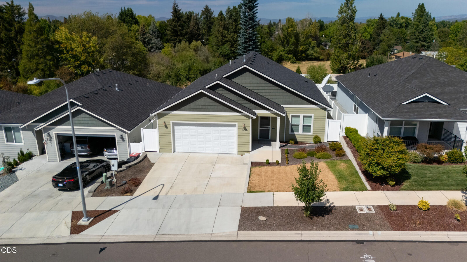 Property Photo:  656 Nobility Drive  OR 97501 