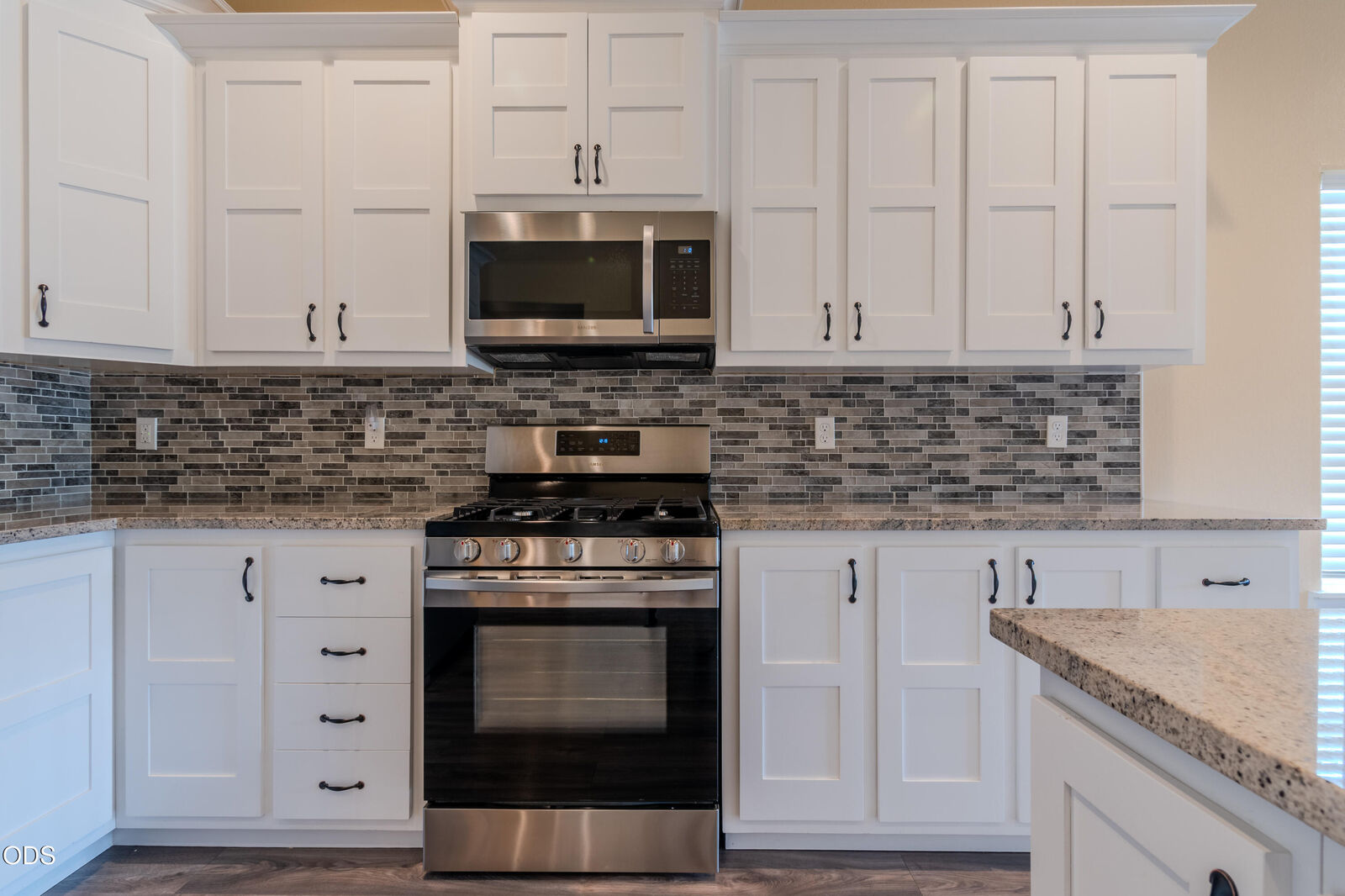 Property Photo:  656 Nobility Drive  OR 97501 