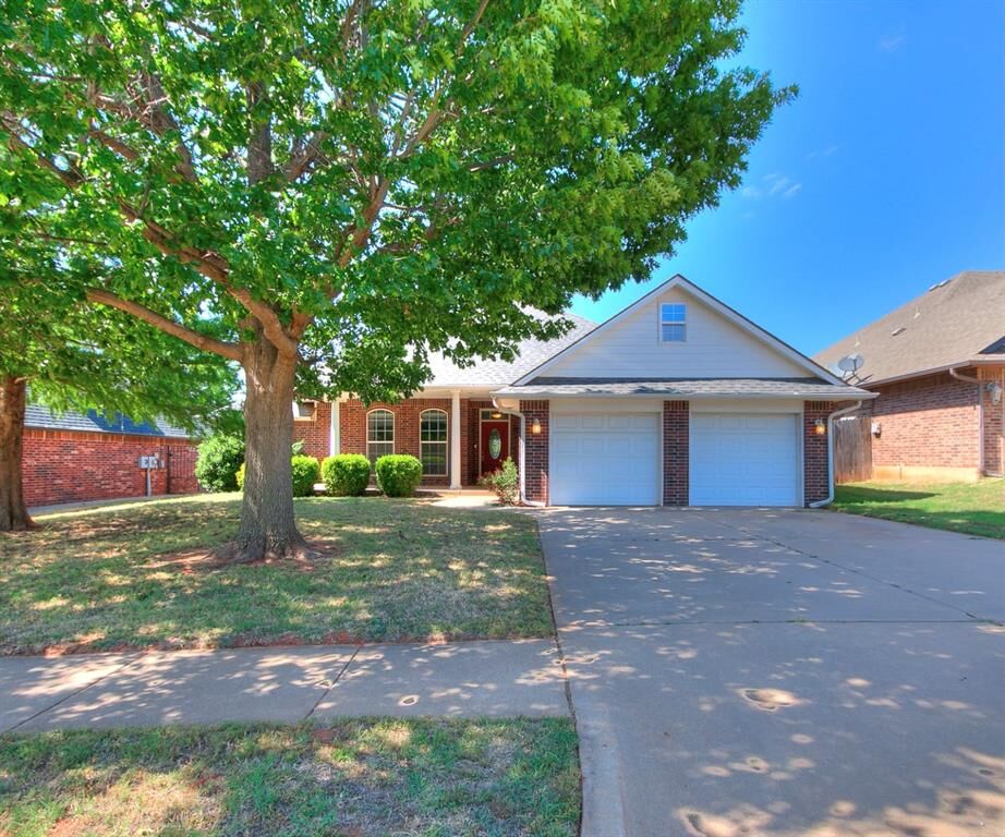 Property Photo:  309 E Richmond Terrace  OK 73064 