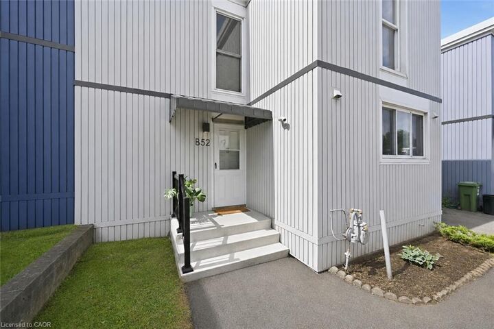 Property Photo:  25 Britten Close B52  ON L9C 4J8 