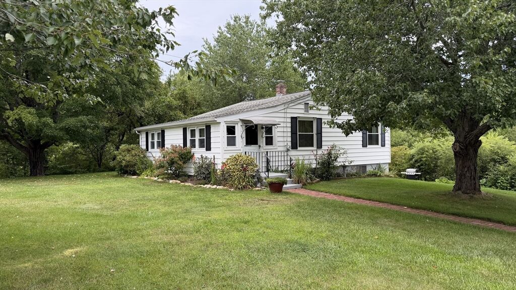 Property Photo:  142 W Main St  MA 01562 