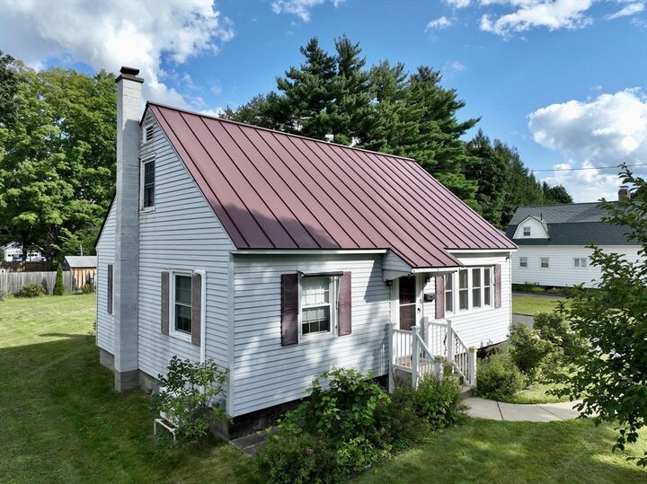Property Photo:  81 Vernon St  MA 01301 