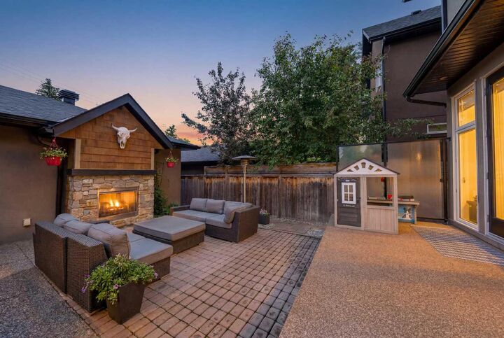 Property Photo: 1732 49 Avenue SW AB T2T 2T9