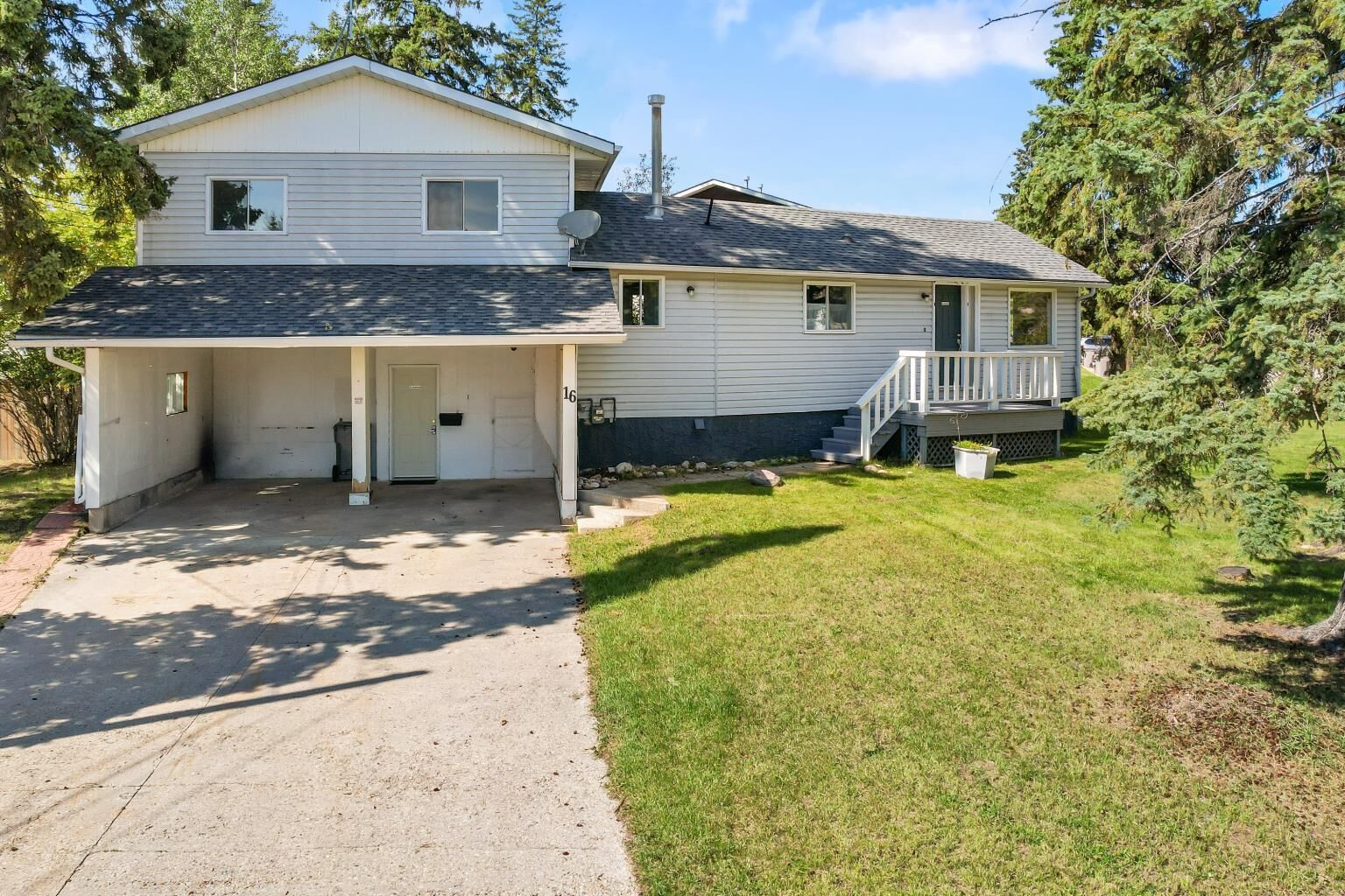 Property Photo: 16 Blueberry Drive AB T7S 1G7