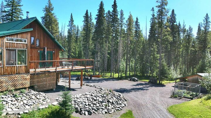 Property Photo: 701 Cougar Climb AB T0M 2H0