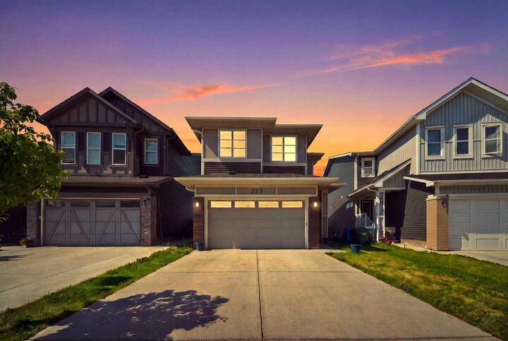 223 Savanna Way NE — photo 1