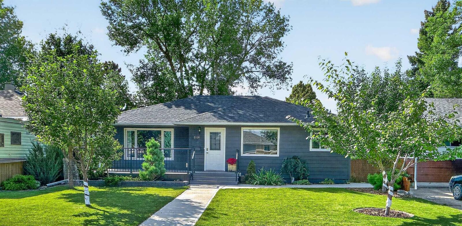 Property Photo: 2110 15 Avenue S AB T1K 0X3