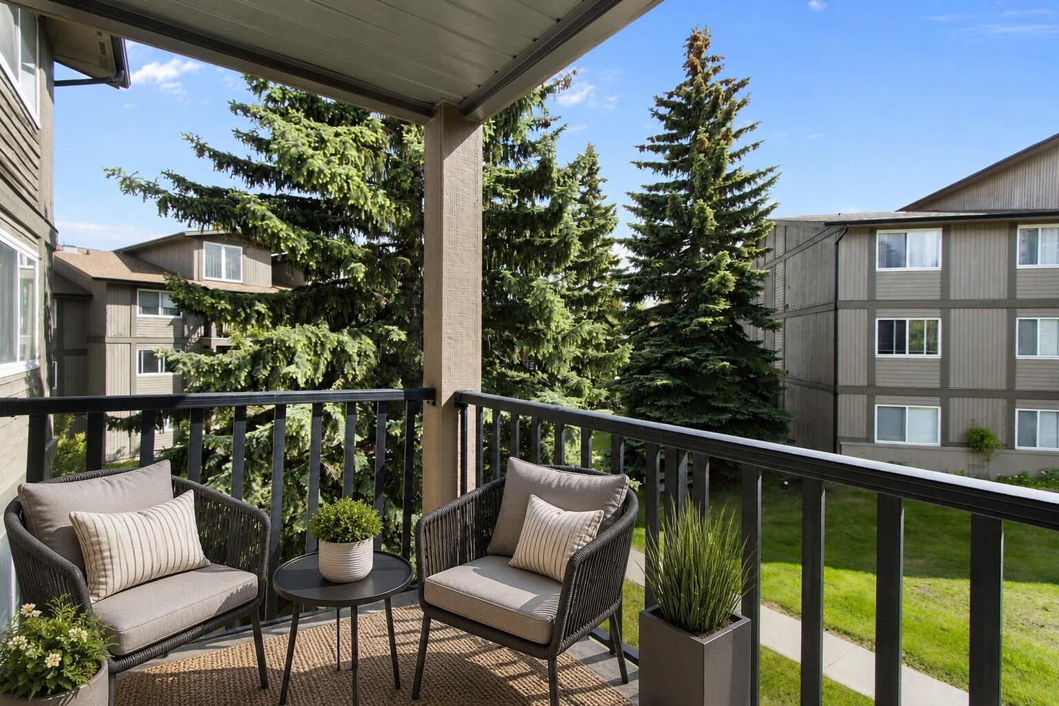 Property Photo:  6400 Coach Hill Road SW 522  AB T3H 1B8 