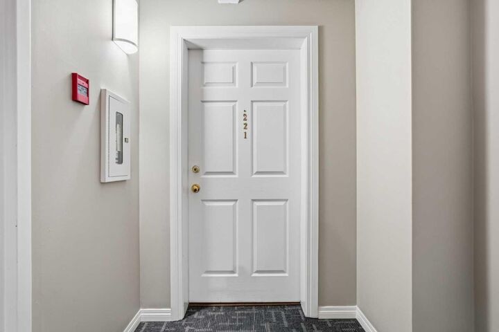 Property Photo:  290 Shawville Way SE 221  AB T2Y 3Z9 
