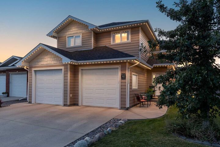 Property Photo: 42 Somerset Way SE AB T1B 0C1