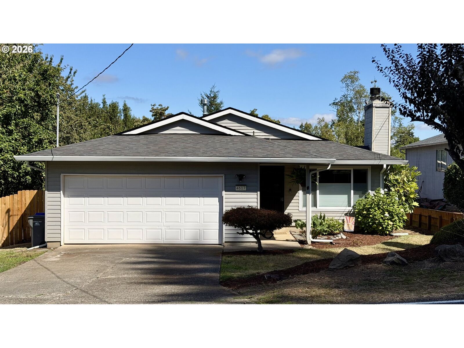 Property Photo:  4617 SW Pomona St  OR 97219 