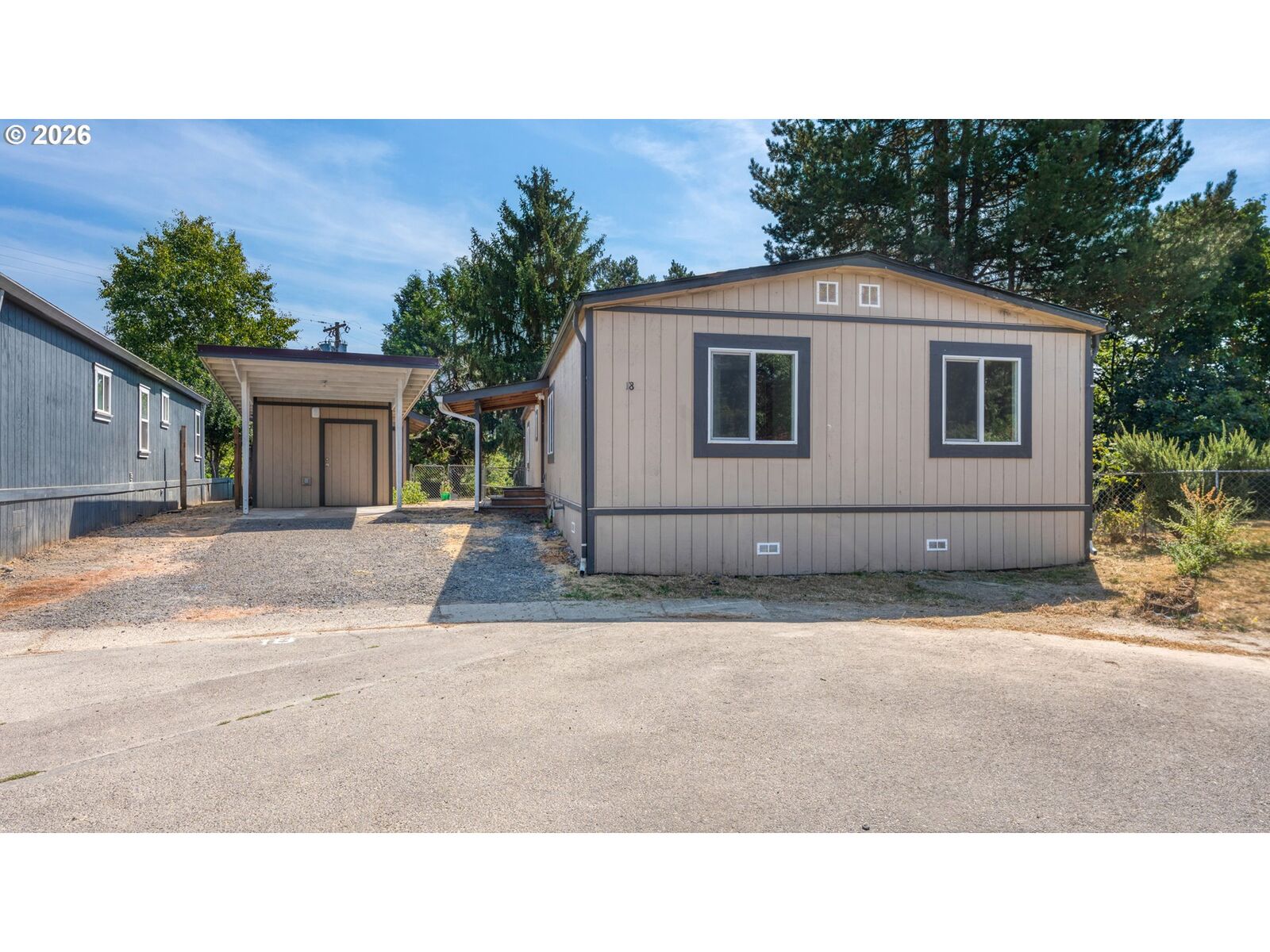 Property Photo: 906 SW Alder St 18 OR 97115