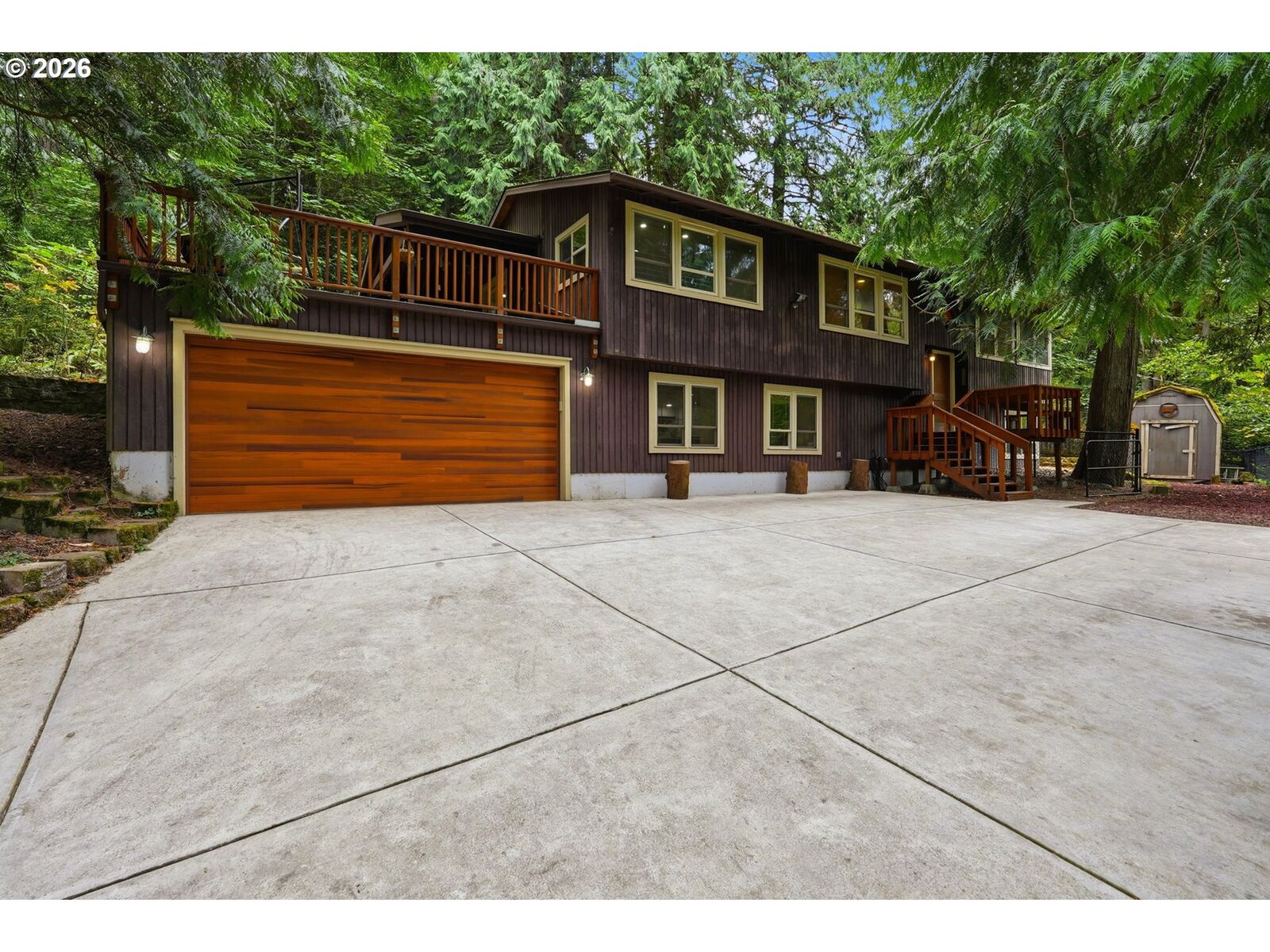 Property Photo: 7325 SE Barbara Welch Rd OR 97236