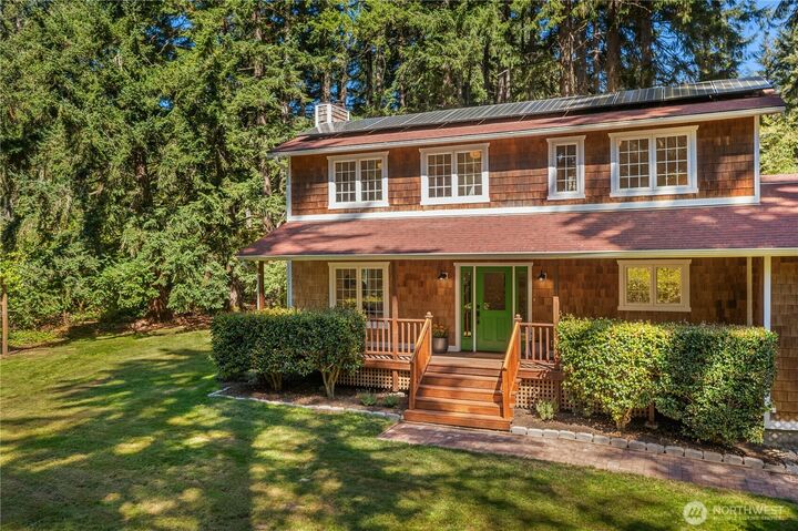 Property Photo: 9190 NE Ruys Lane WA 98110