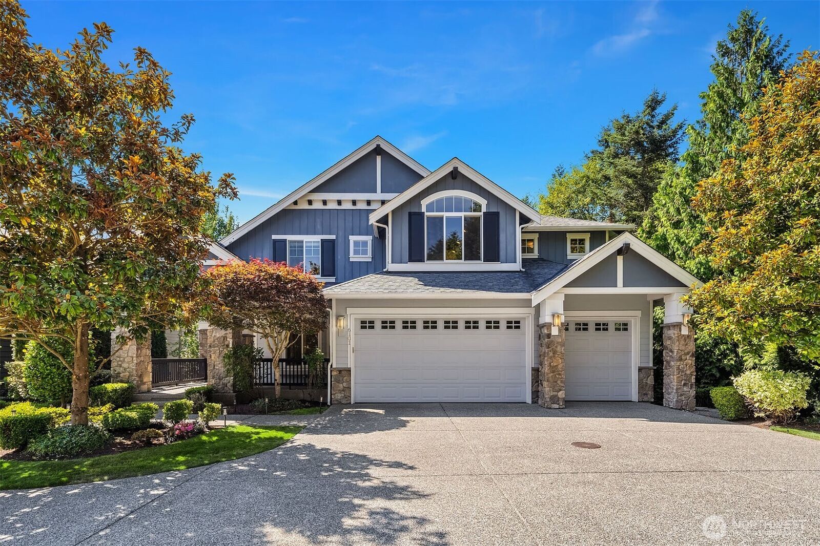 Property Photo:  6101  167th Avenue SE  WA 98006 