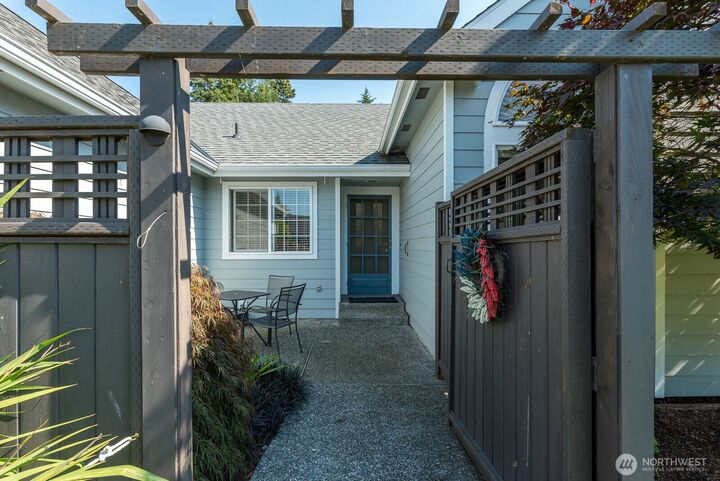 Property Photo:  4603  San Juan Avenue  WA 98221 