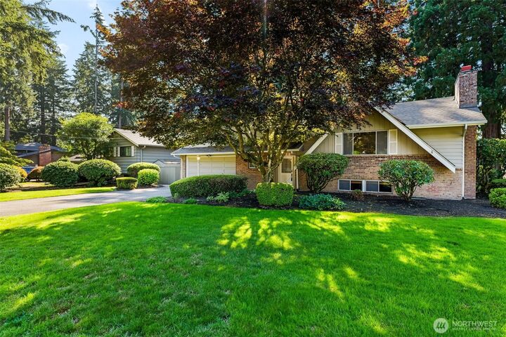 Property Photo:  918  Altadena Avenue  WA 98466 