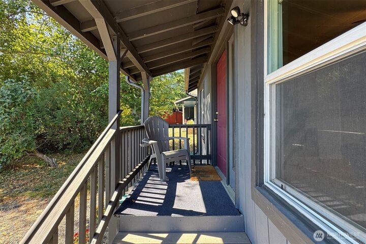 Property Photo:  1031 W Glenwood Street  WA 98363 