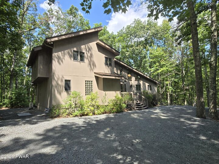 Property Photo:  308 Canoebrook Drive  PA 18428 