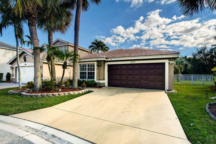 Property Photo:  3574 Danbury Court  FL 33436 