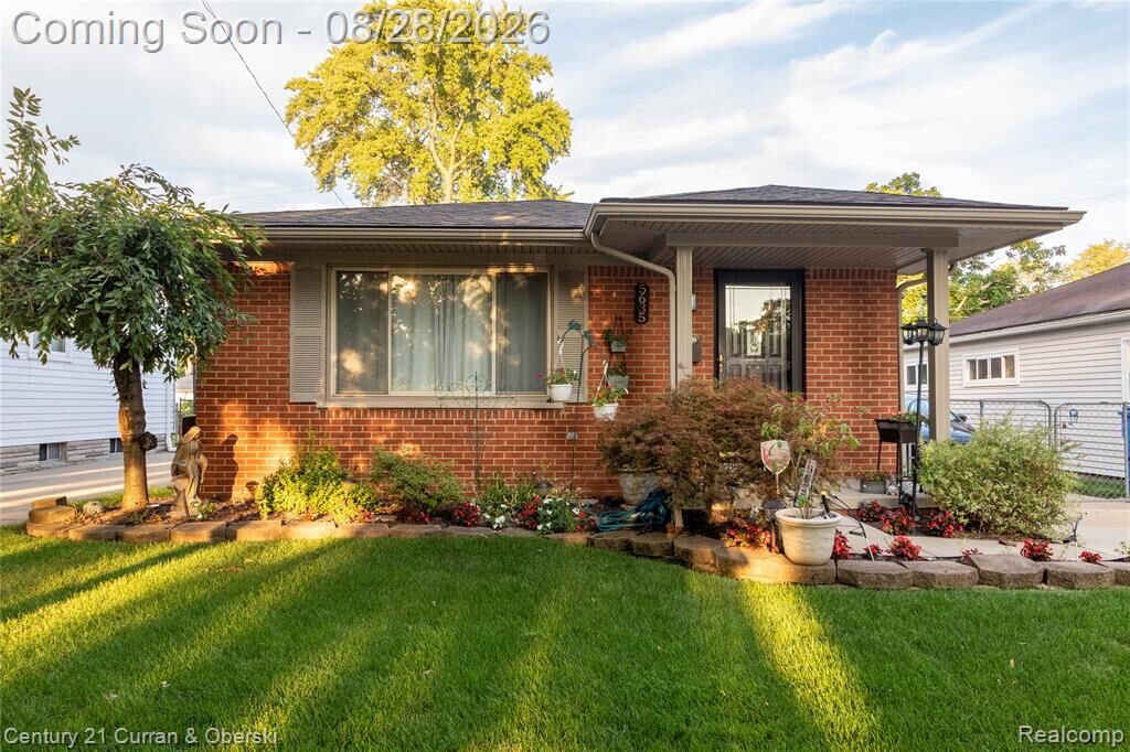 Property Photo: 5635 Clippert Street MI 48125