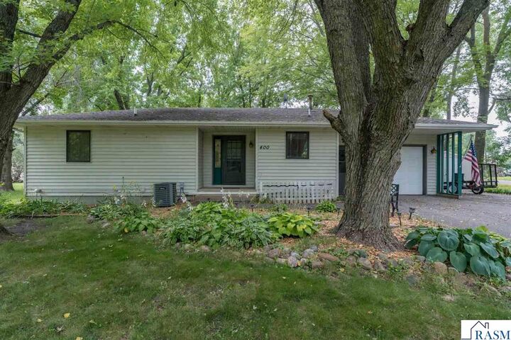 Property Photo:  400 2nd Avenue  MN 56078 