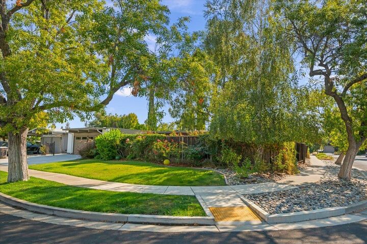 Property Photo:  948 Brookgrove Lane  CA 95014 