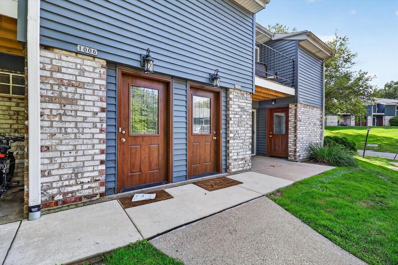 Property Photo:  1008 Whispering Pines Way 1008  WI 53713 