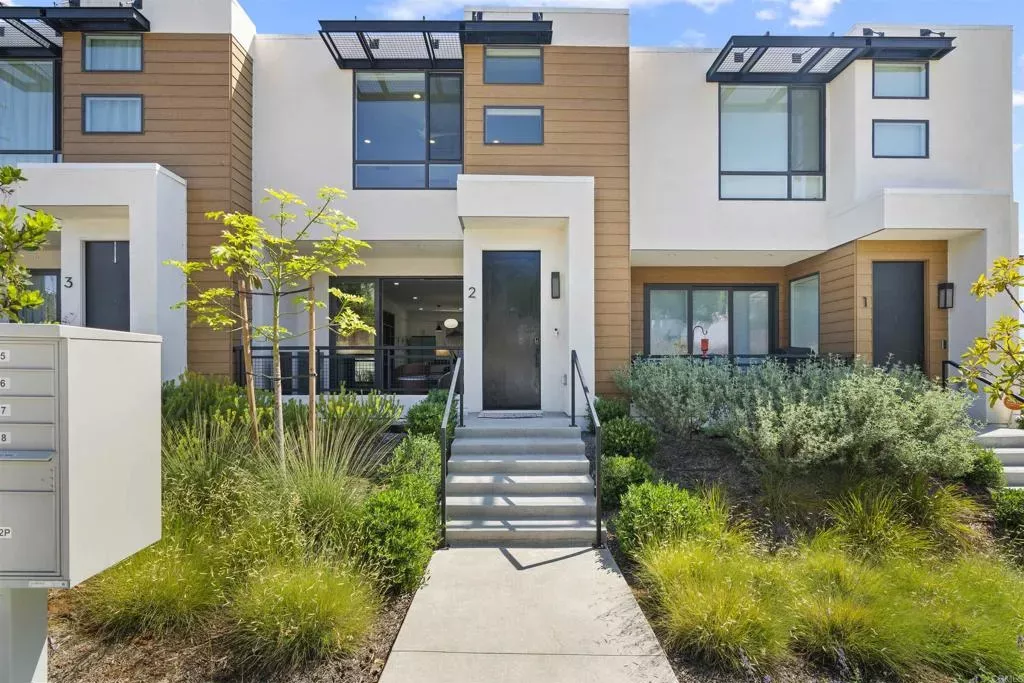 Property Photo:  1045 32nd Street 2  CA 92102 